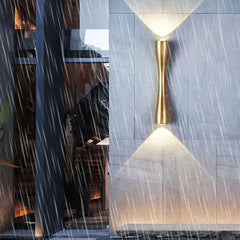 Modern minimalist wall lamp