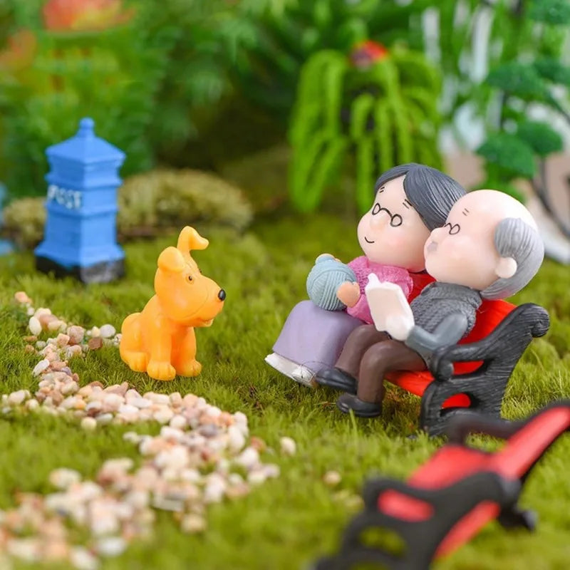 Mini Couple Figures